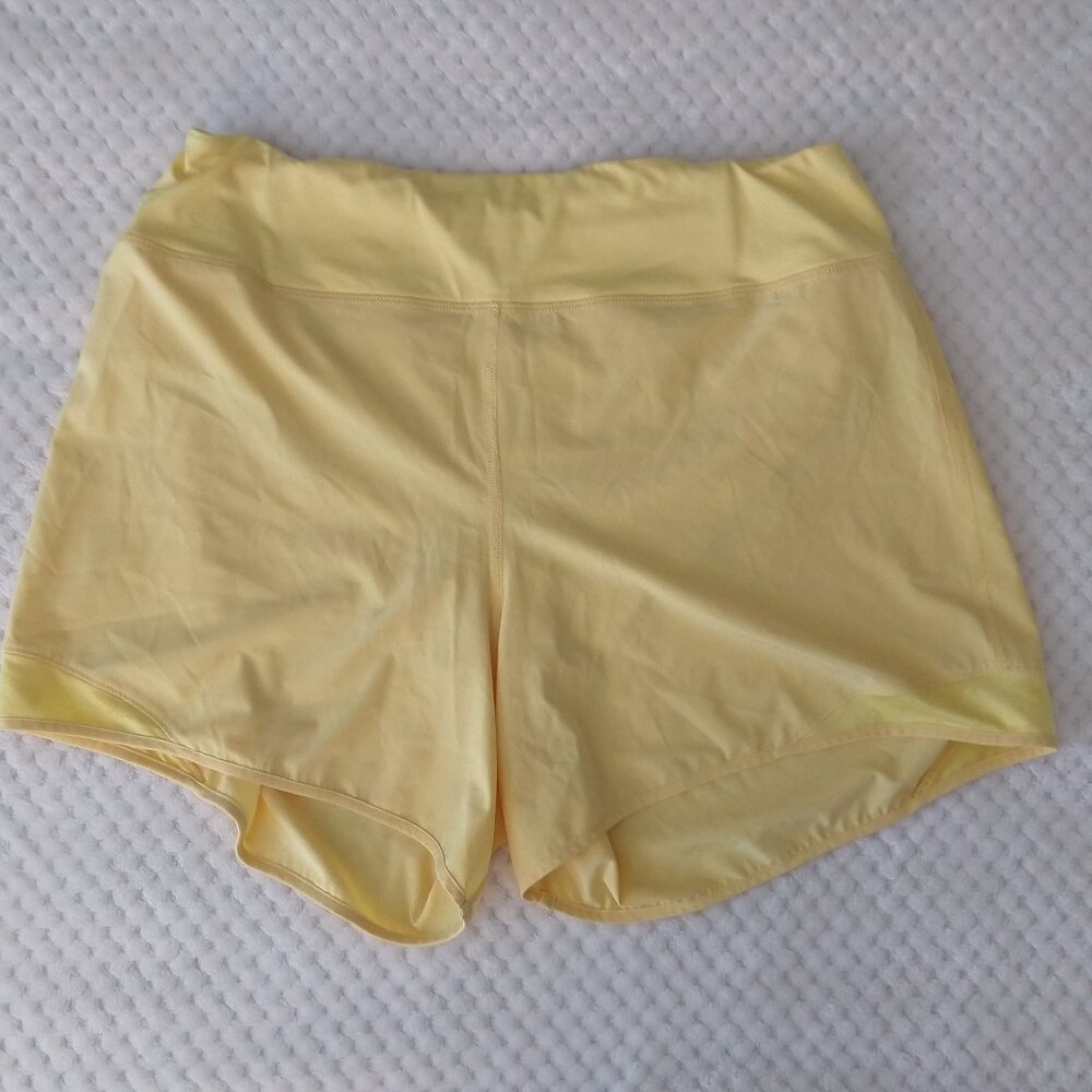 Rabbit Hopper Relax High-Rise Running Shorts